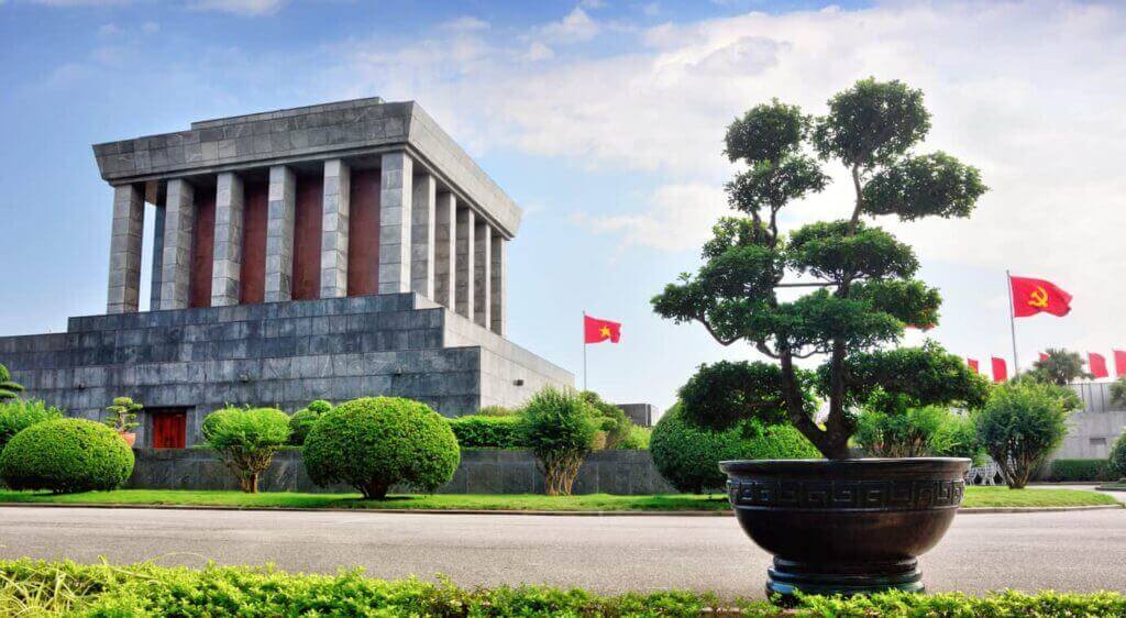 Ho-Chi-Minh-Mausoleum-1024x562